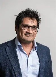 Dr Graham Gee